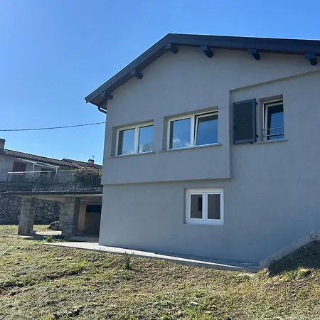 Con Ampio Giardino E Parcheggio -vicino Al شقة جيرا لاريو