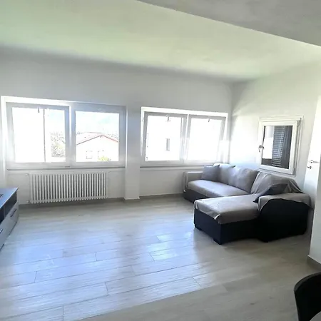 شقة Con Ampio Giardino E Parcheggio -vicino Al *