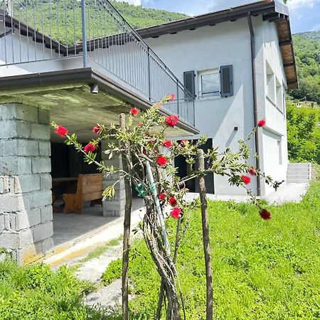 Vicino Al Lago, Con Ampio Giardino E Parcheggio 게라 라리오