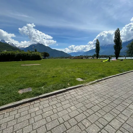 Vicino Al Lago, Con Ampio Giardino E Parcheggio 아파트 게라 라리오