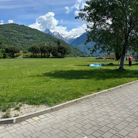 아파트 Vicino Al Lago, Con Ampio Giardino E Parcheggio