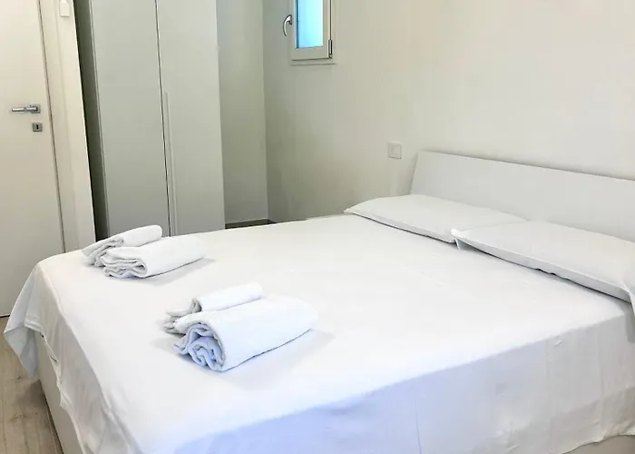 Con Ampio Giardino E Parcheggio -vicino Al شقة